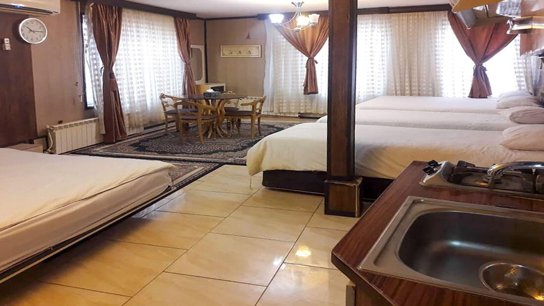 خانه مسافر هشت بهشت مشهد اتاق چهارتخته 1